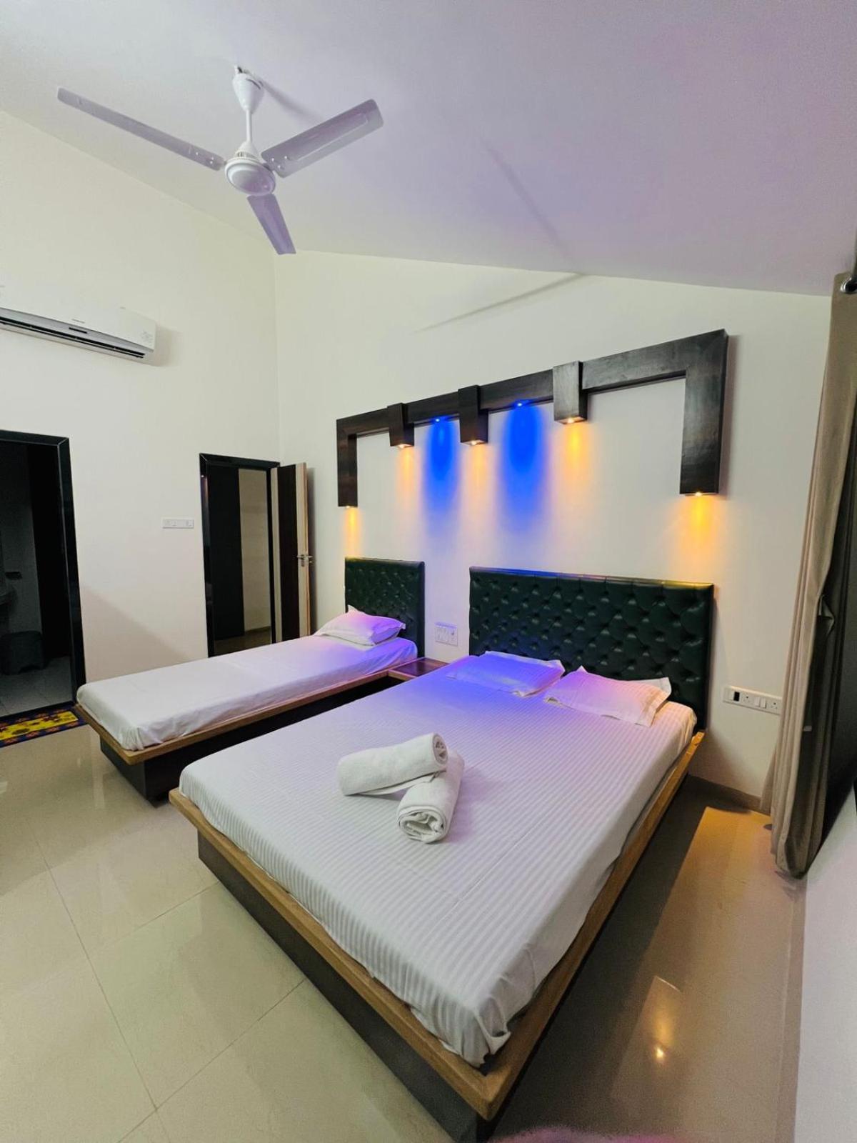 Taj Villa With Free Wifi 로나발라 외부 사진